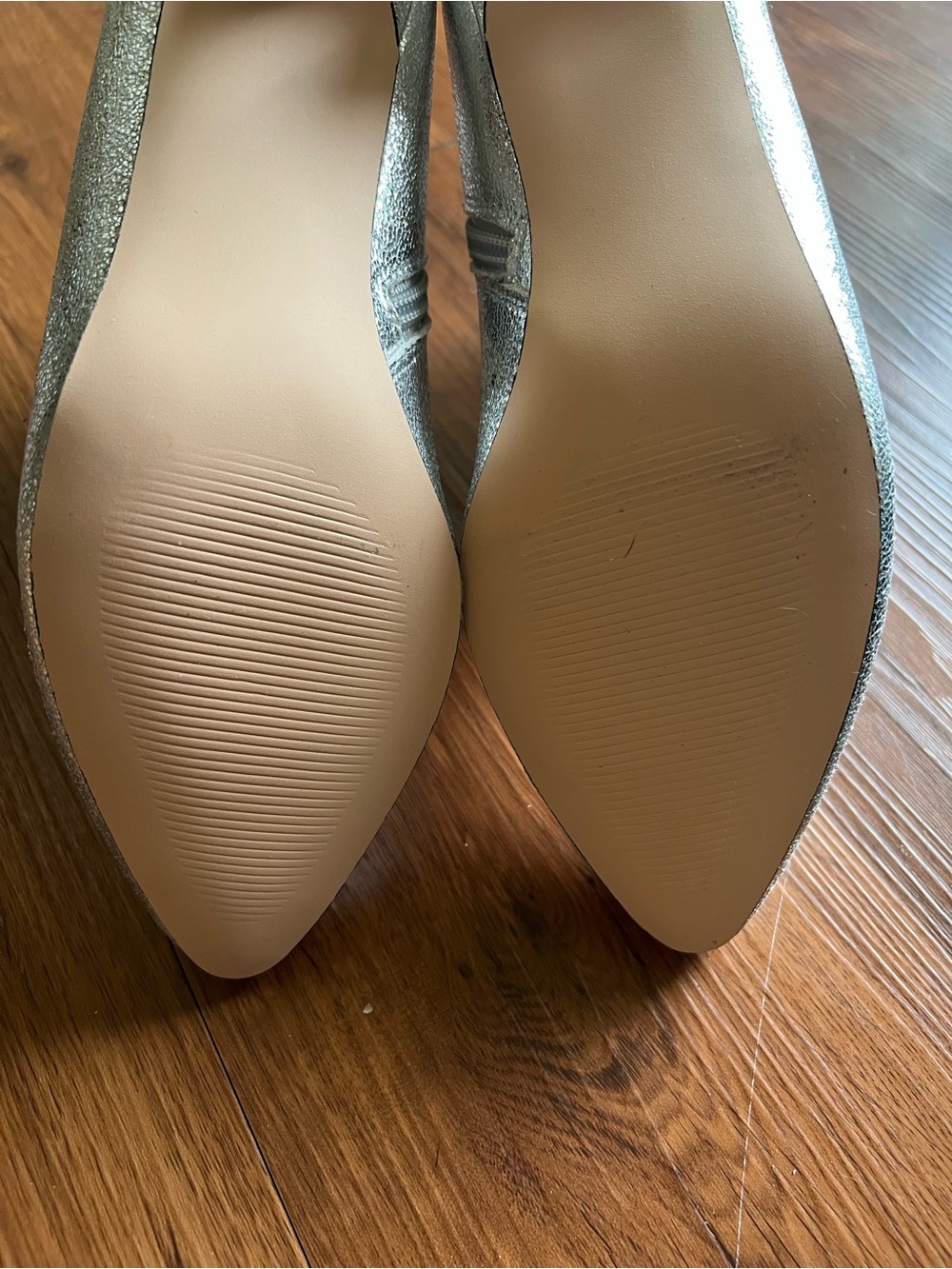 XOXO Kyrie Silver Metallic Ankle Booties Size 6.5 New - Picture 8 of 11